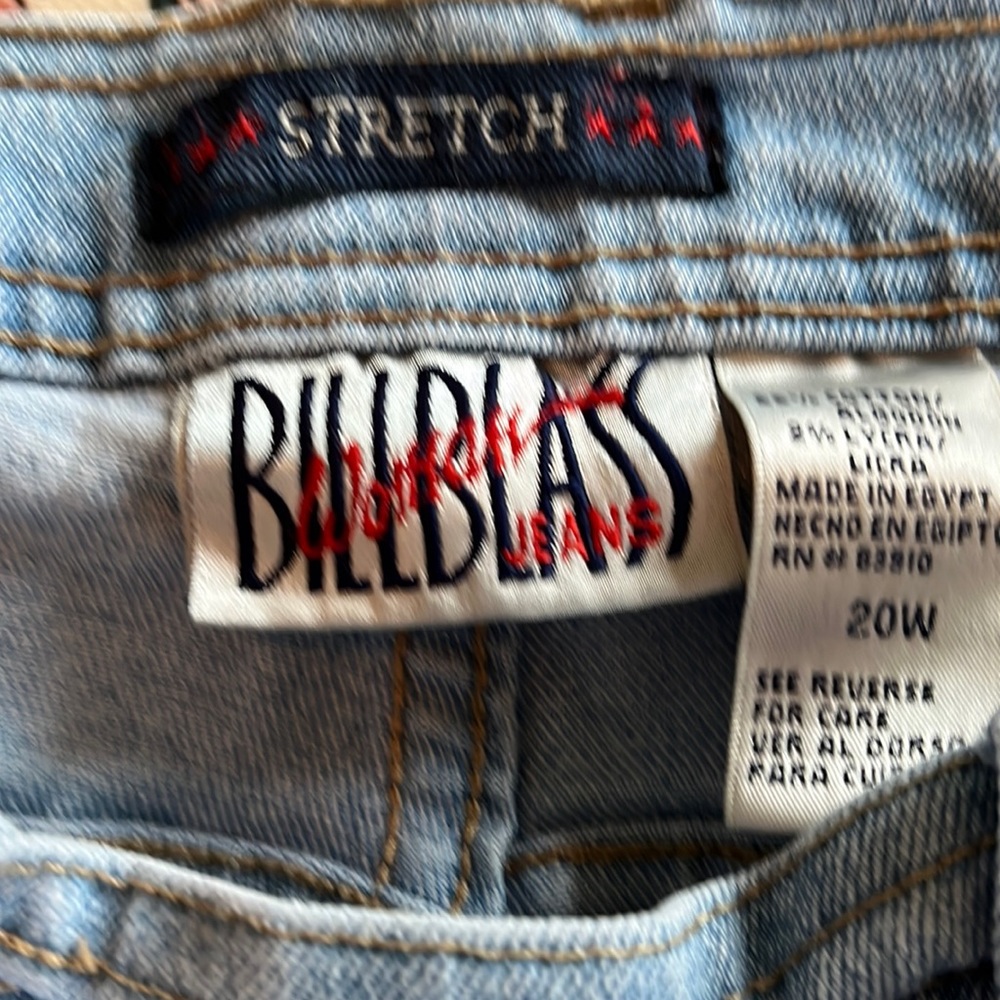 Bill Blass 20W women’s jeans. GUC